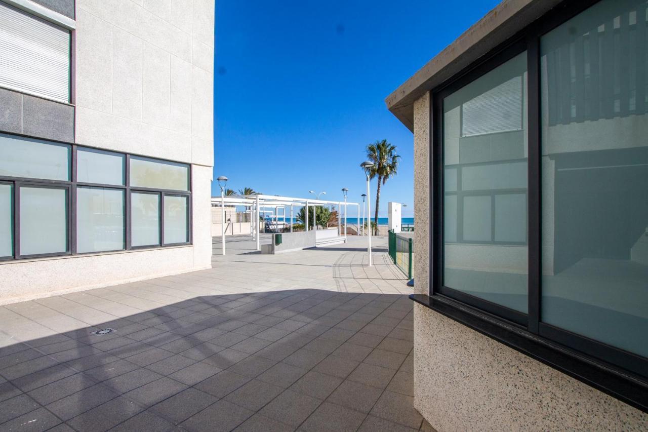 Апартаменты Espacio 5 - Primera Linea De Playa Кульера Экстерьер фото