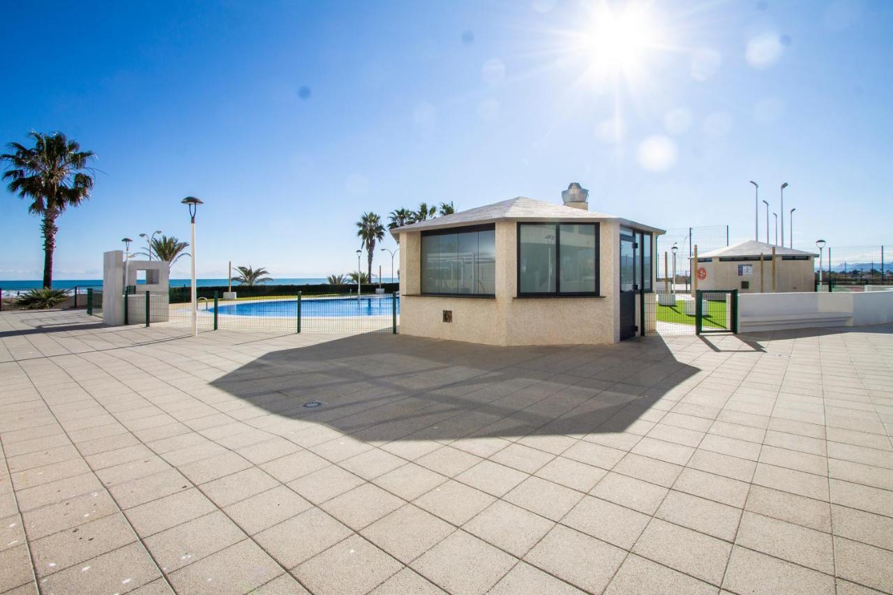 Апартаменты Espacio 5 - Primera Linea De Playa Кульера Экстерьер фото