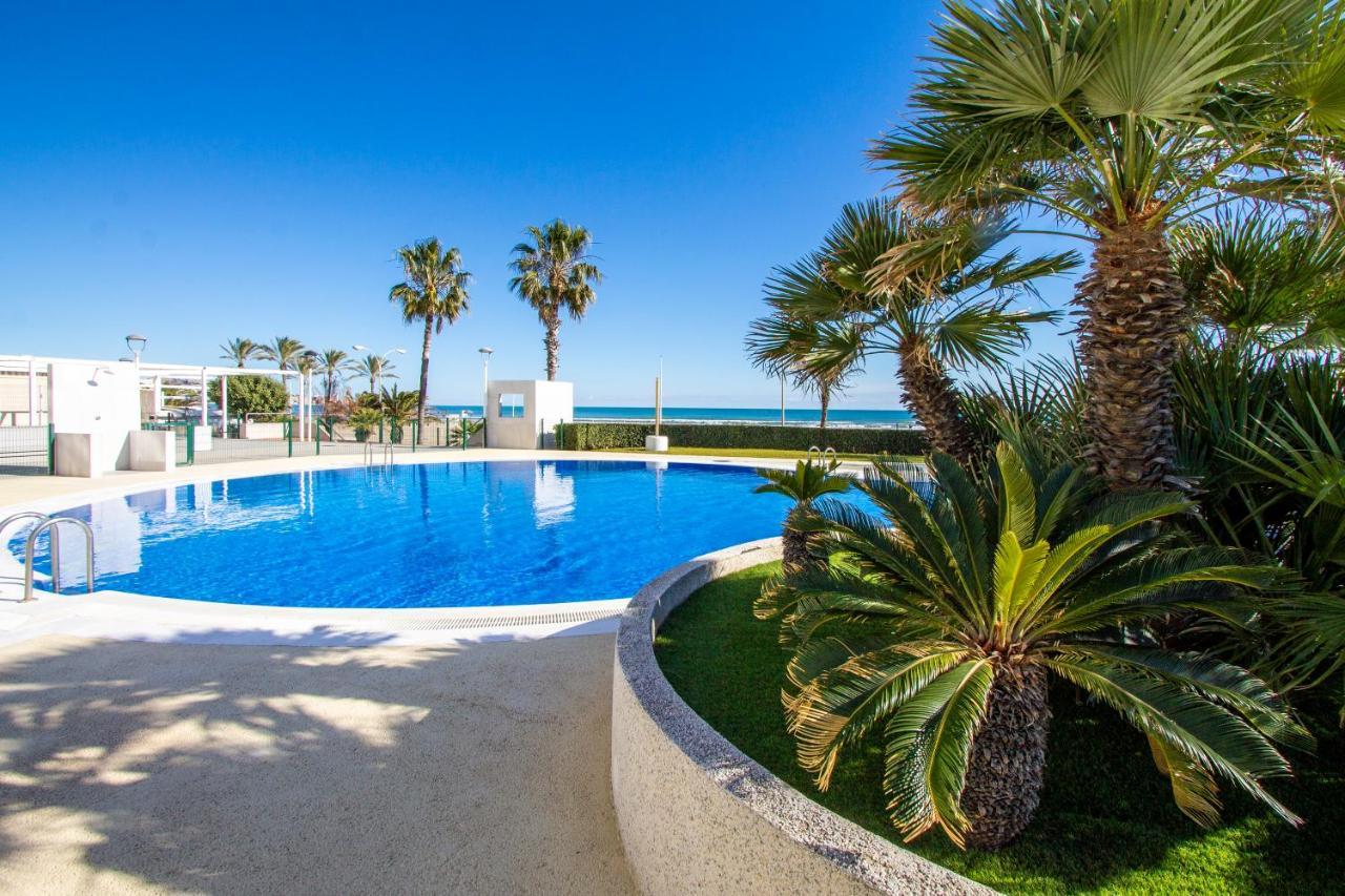 Апартаменты Espacio 5 - Primera Linea De Playa Кульера Экстерьер фото